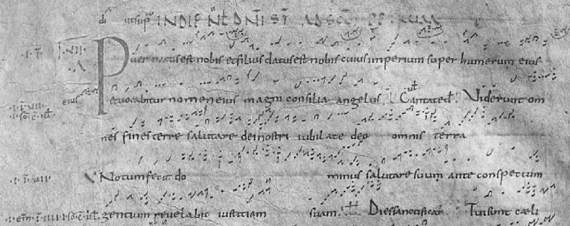 Mittelalterliche Neumen über lateinischem Text